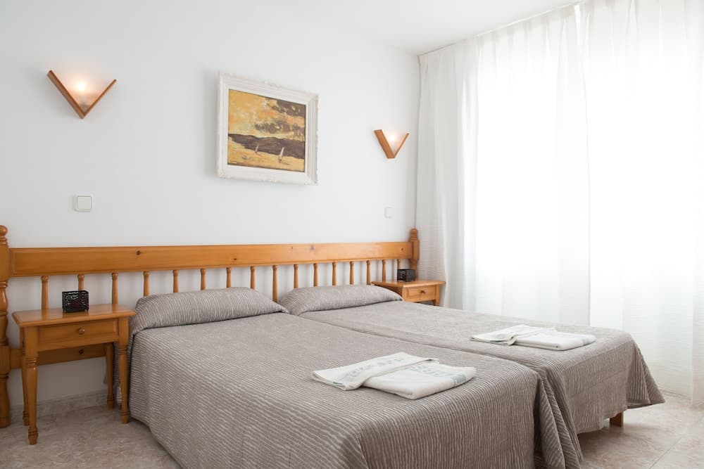 Apartamentos Ros — 13