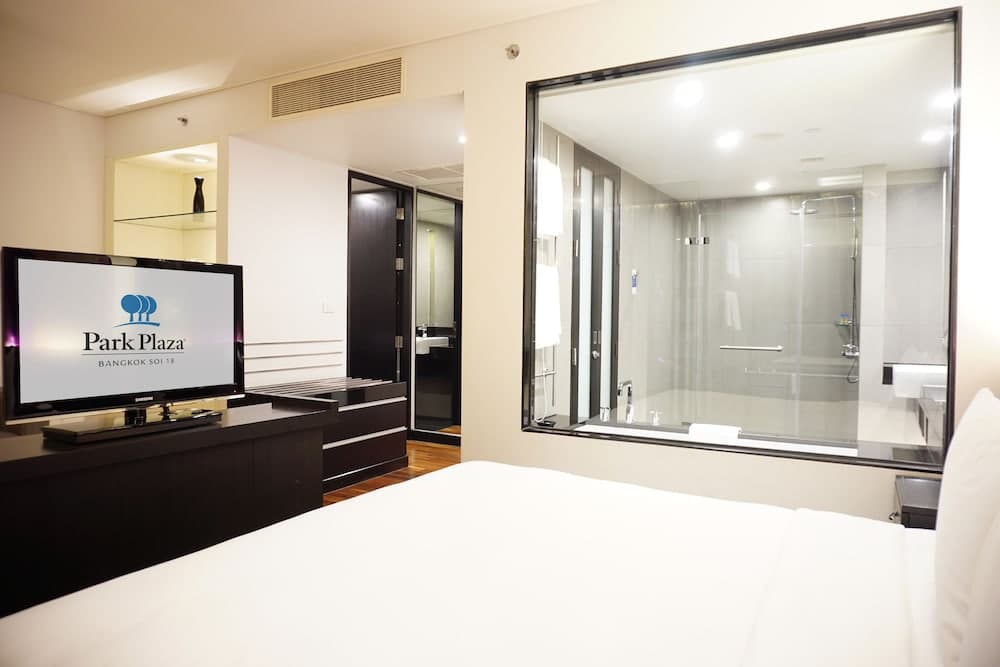 PARK PLAZA BANGKOK SOI 18 — 23