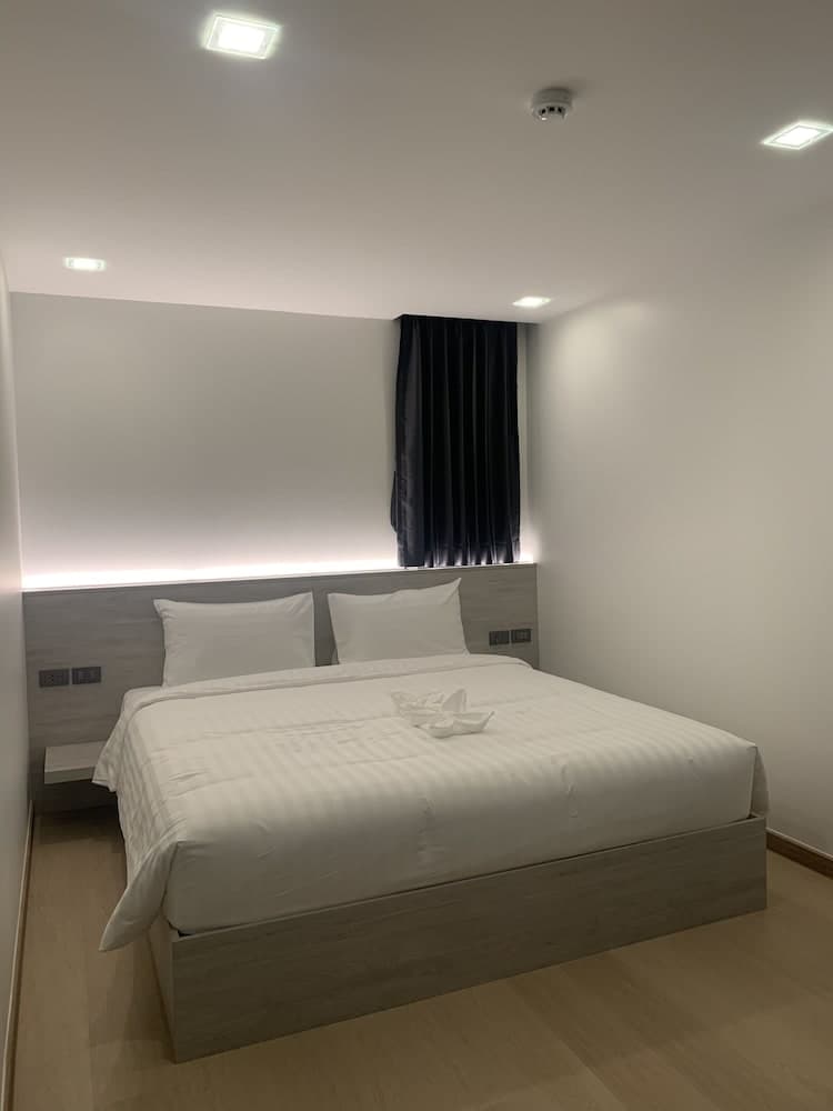 Thana Wisut Hotel — 12