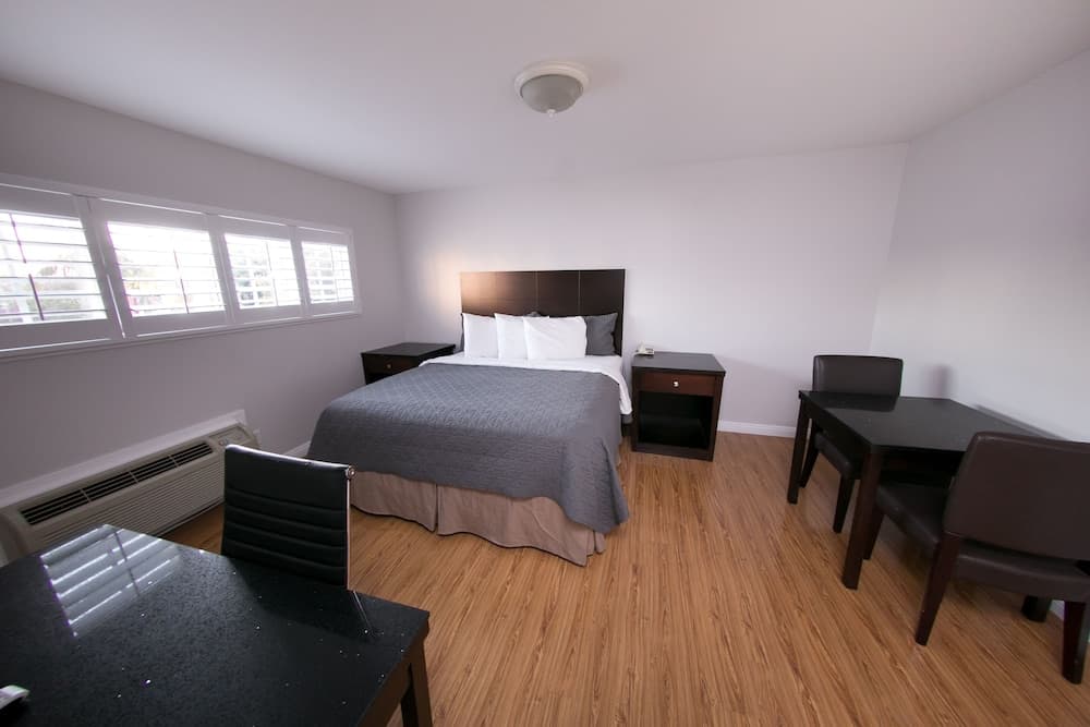 Metropolitan Inn & Suites — 3