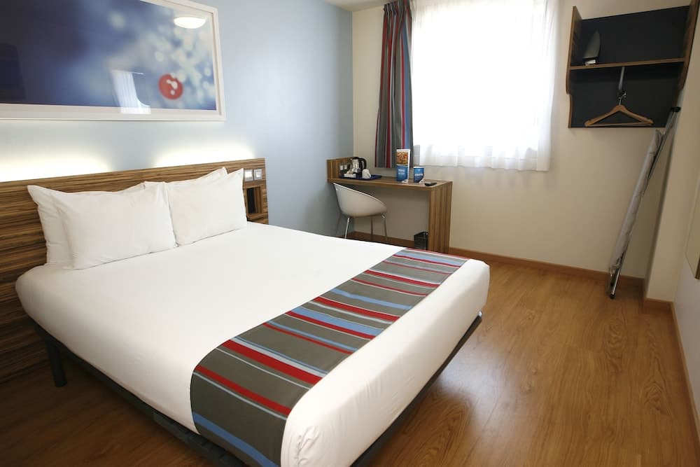 Travelodge Barcelona Poblenou — 1