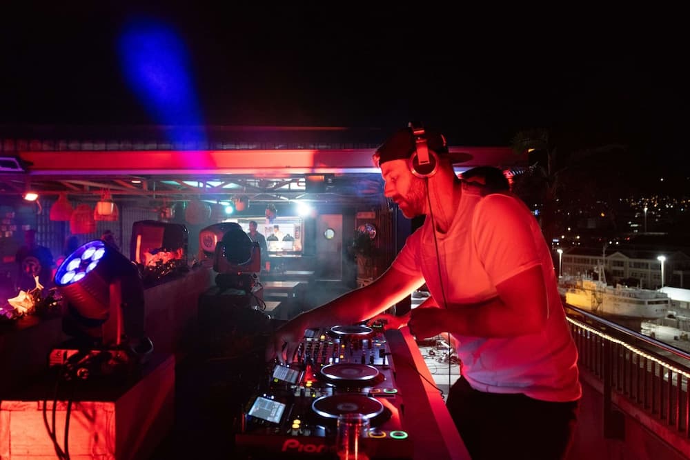 Radisson RED V&A Waterfront, Cape Town hotel, Silo 6, South Arm Road, V&A Waterfront, Cape Town, Western Cape, 8001, South Africa — photo 26