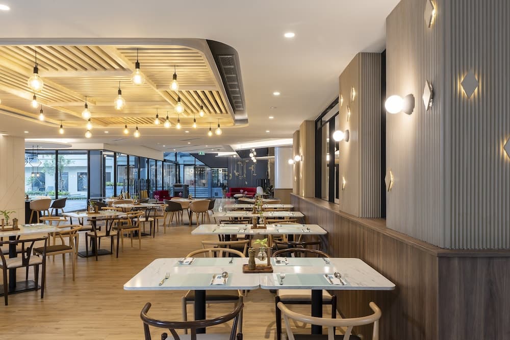 Centara Life Hotel Bangkok Phra Nakhon — 20