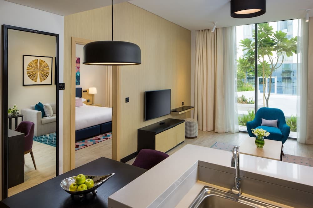Mileno AL Barsha — 18