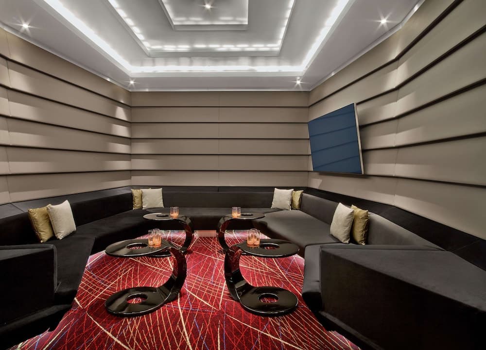 V Hotel Dubai, Curio Collection by Hilton — 4