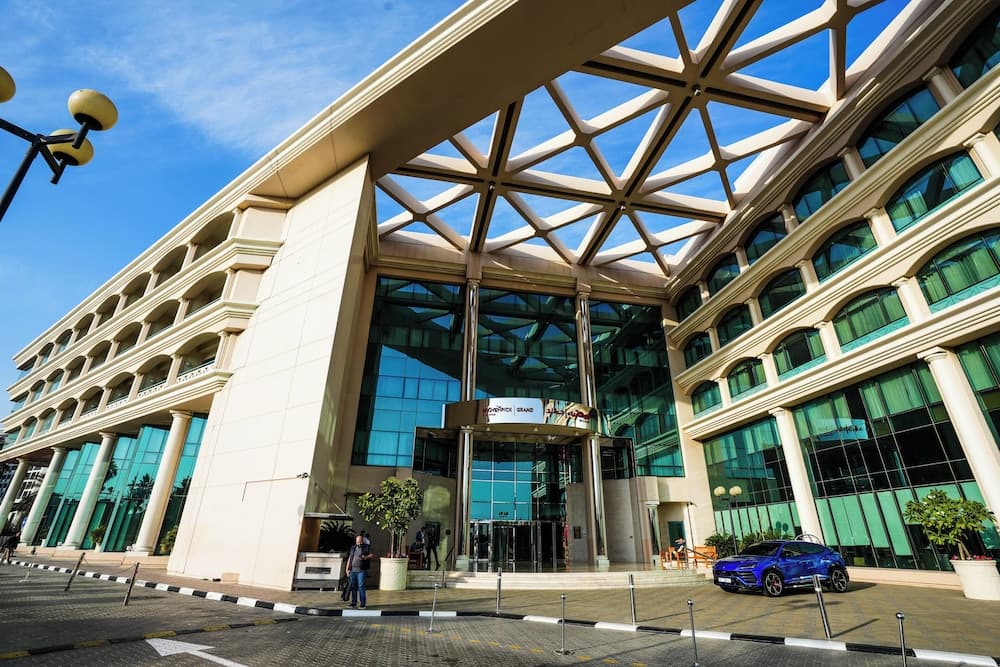 Mövenpick Grand Al Bustan Dubai — 1