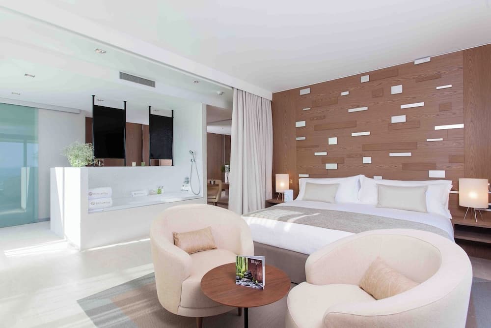 Don Carlos Marbella — 4