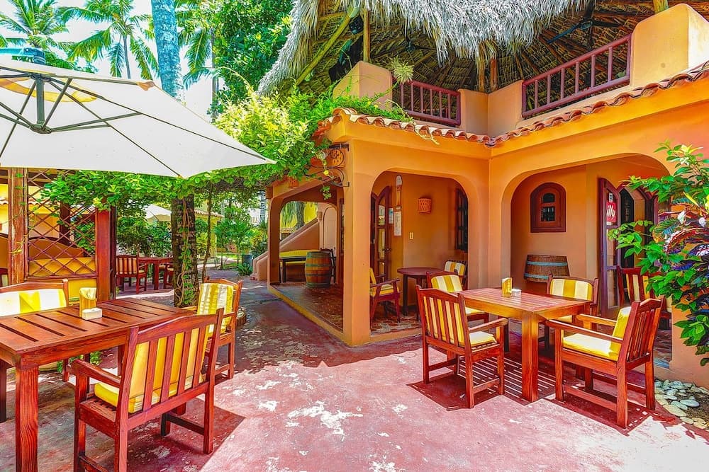 Las Terrazas VIP Pool Beach Club & Spa — 14
