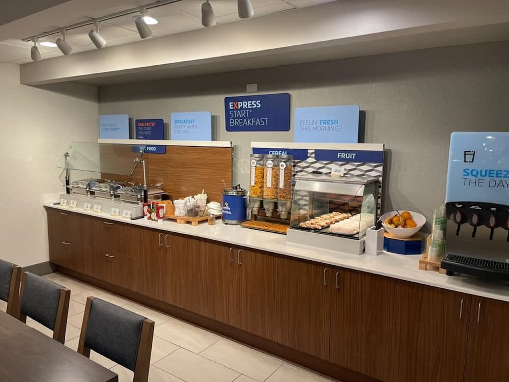 Holiday Inn Express & Suites Ft. Lauderdale N - Exec Airport by IHG — 20
