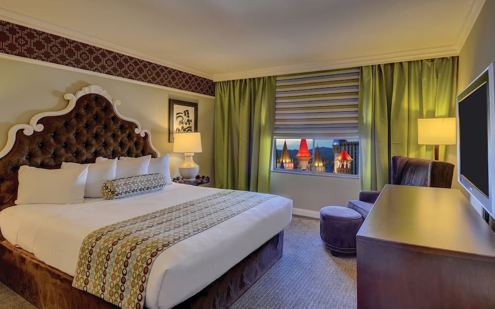 Excalibur Hotel & Casino — 20