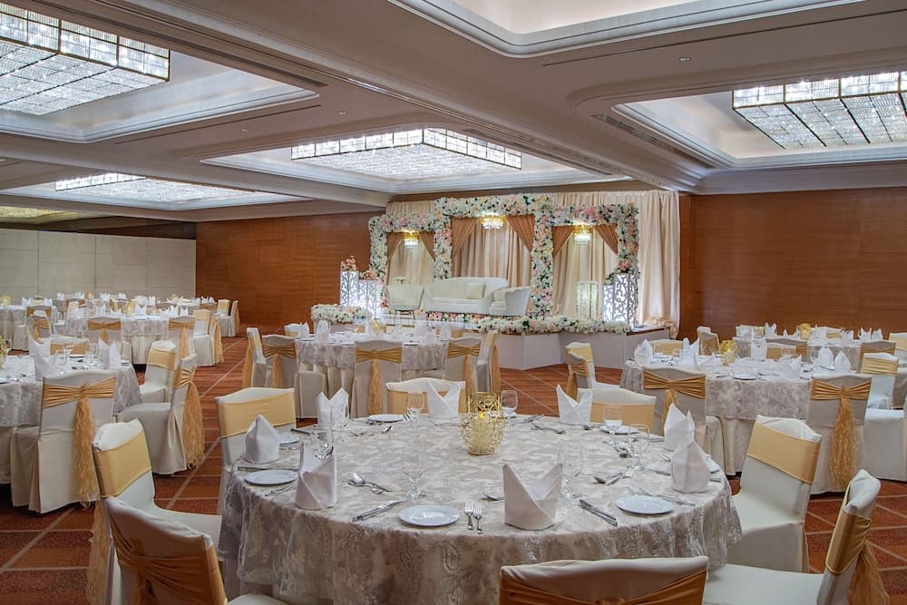 Sheraton Dubai Creek Hotel & Towers — 22