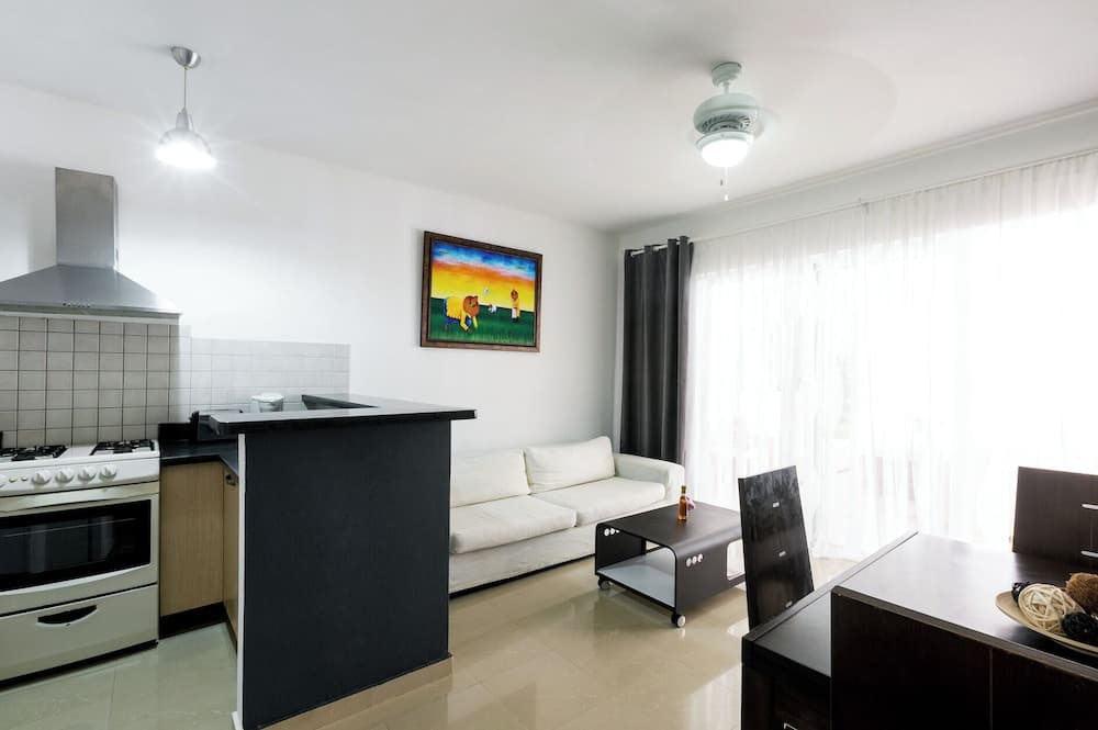 LAS TERRAZAS - POOL VIEW SUITES — 28