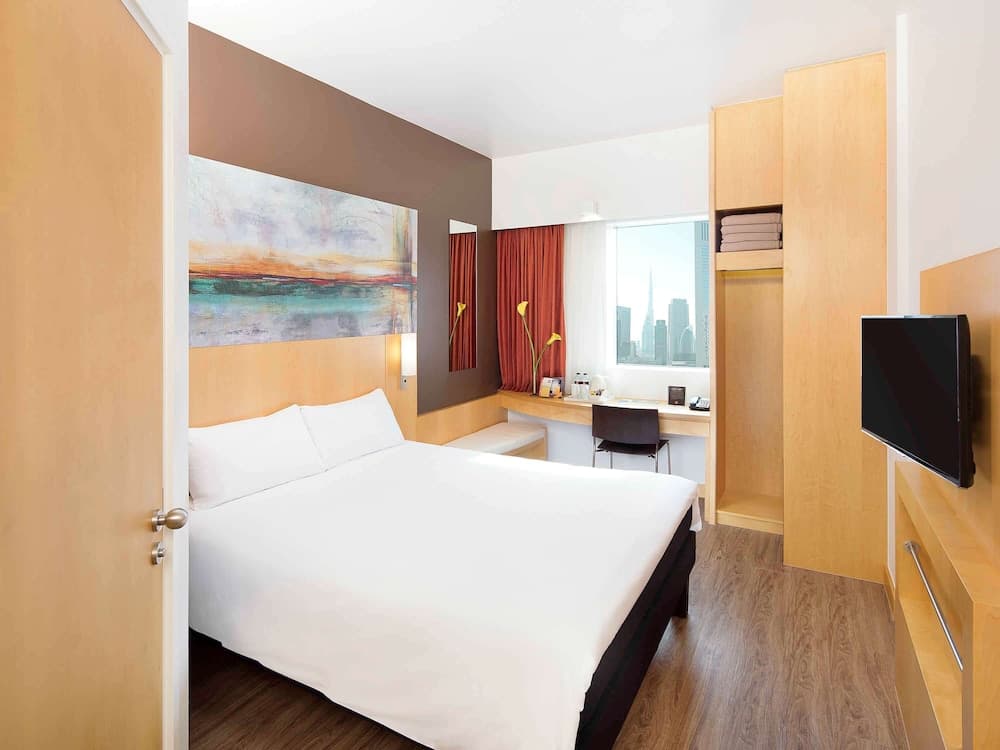 Hotel ibis One Central — 2