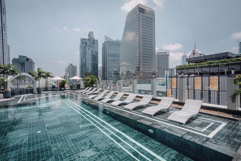 Aira Hotel Bangkok — 8