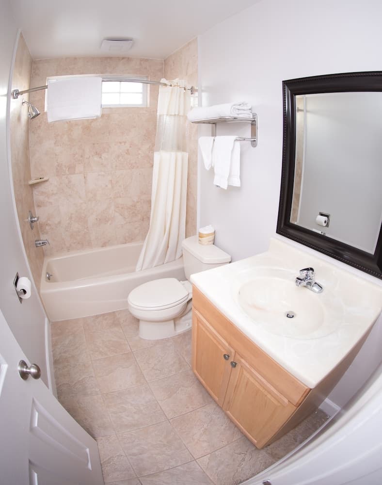 Metropolitan Inn & Suites — 23