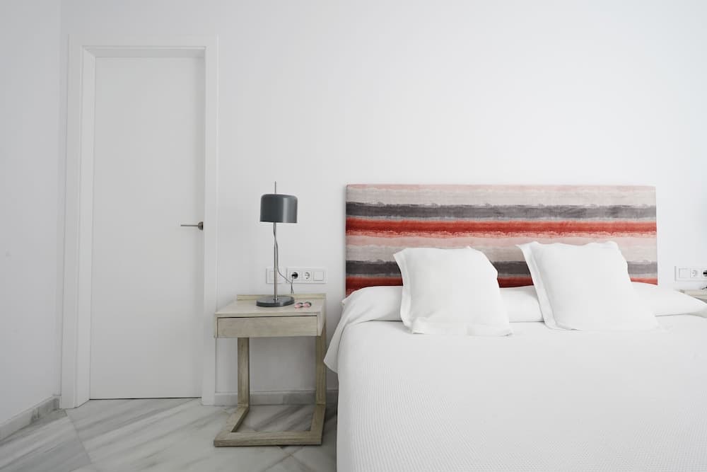 Numa Seville Molina — 26