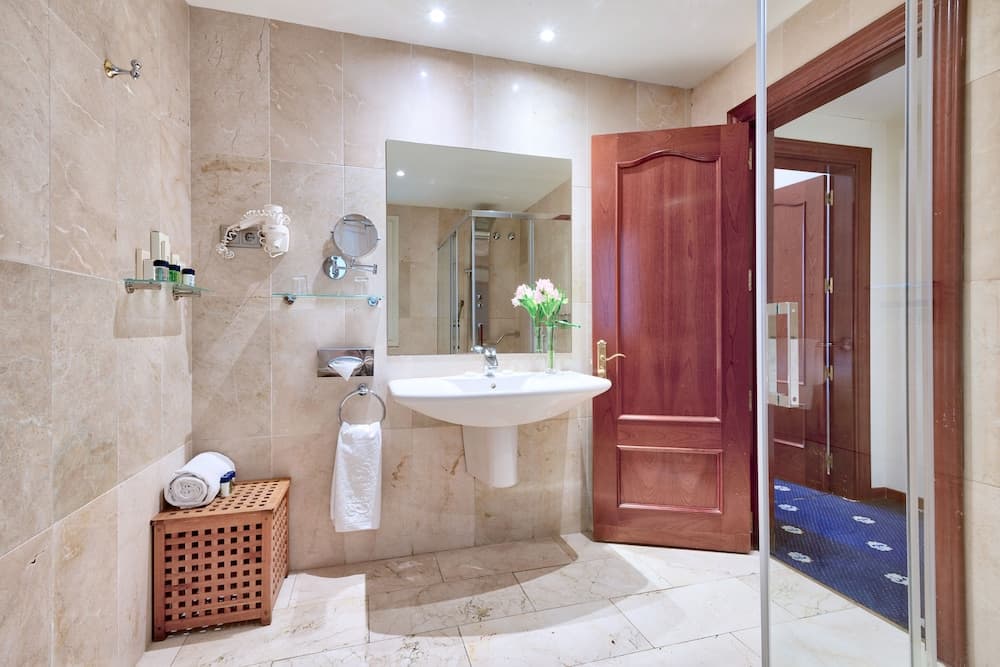 Hotel Roger de Lluria Barcelona — 29