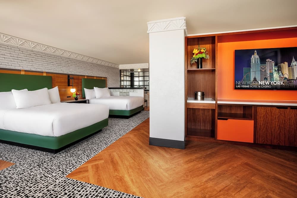 New York-New York Hotel & Kasino — 16