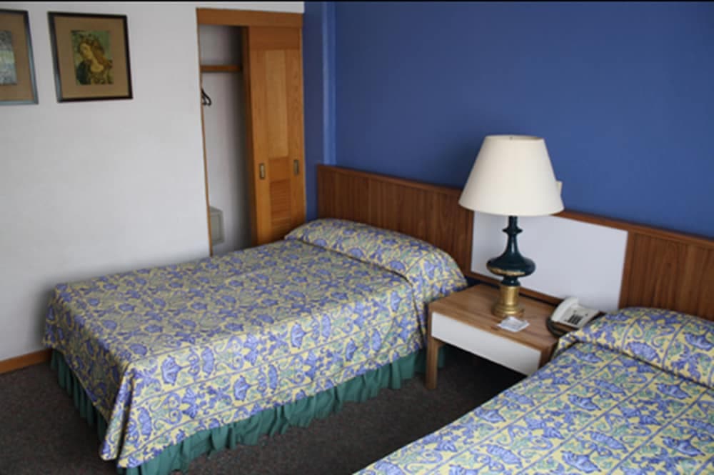 Hotel New York — 1