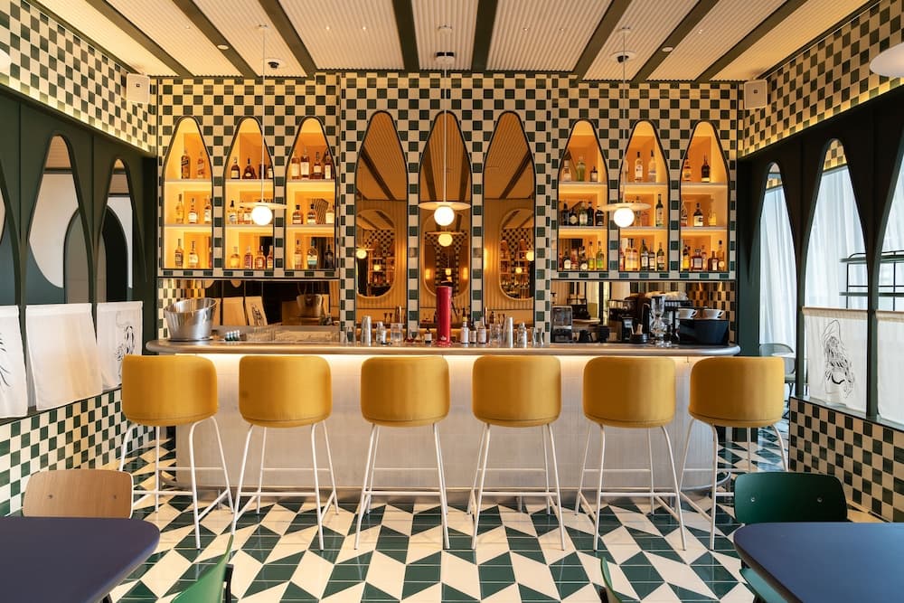 The Standard, Bangkok Mahanakhon — 28