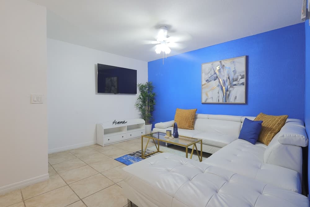 Saint Joseph Suites Down Town Tampa — 30