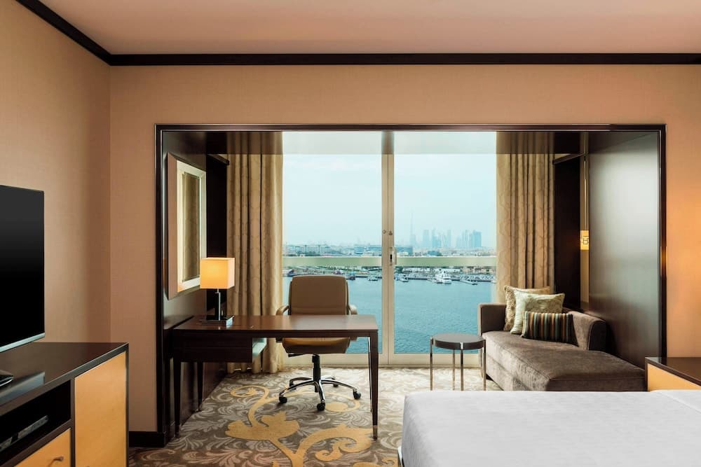 Sheraton Dubai Creek Hotel & Towers — 13