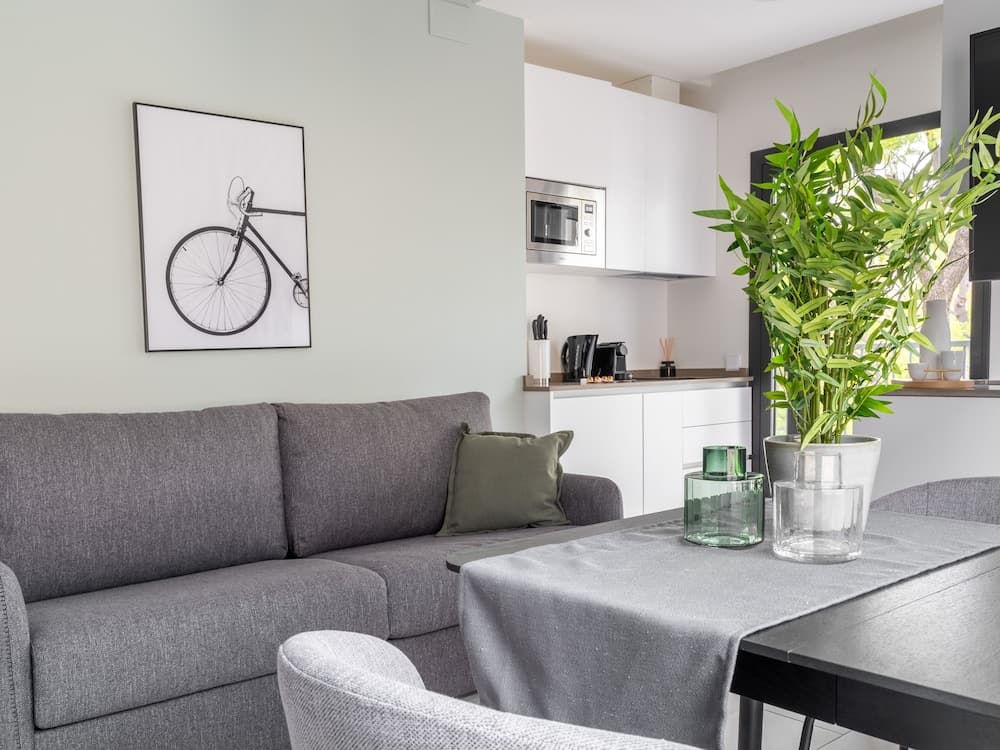 Limehome Sevilla Calle Torcuato Luca de Tena — 21