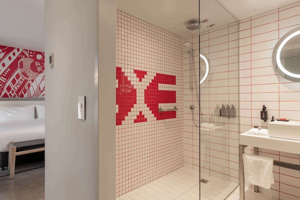 Radisson RED V&A Waterfront, Cape Town hotel, Silo 6, South Arm Road, V&A Waterfront, Cape Town, Western Cape, 8001, South Africa — photo 101