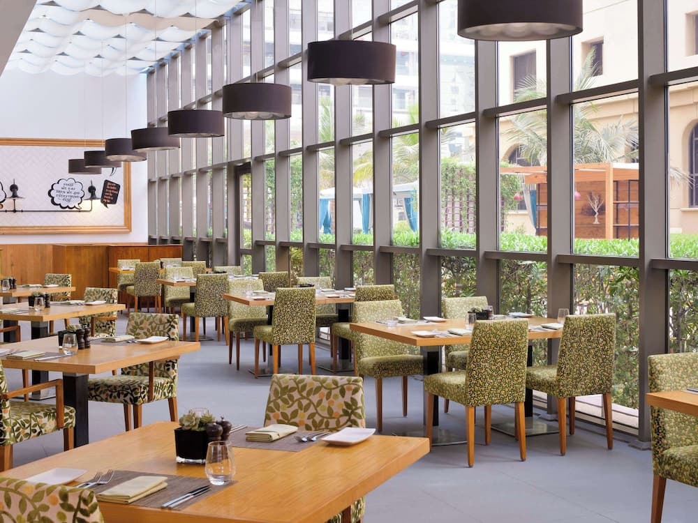 Mövenpick Hotel Jumeirah Beach — 14