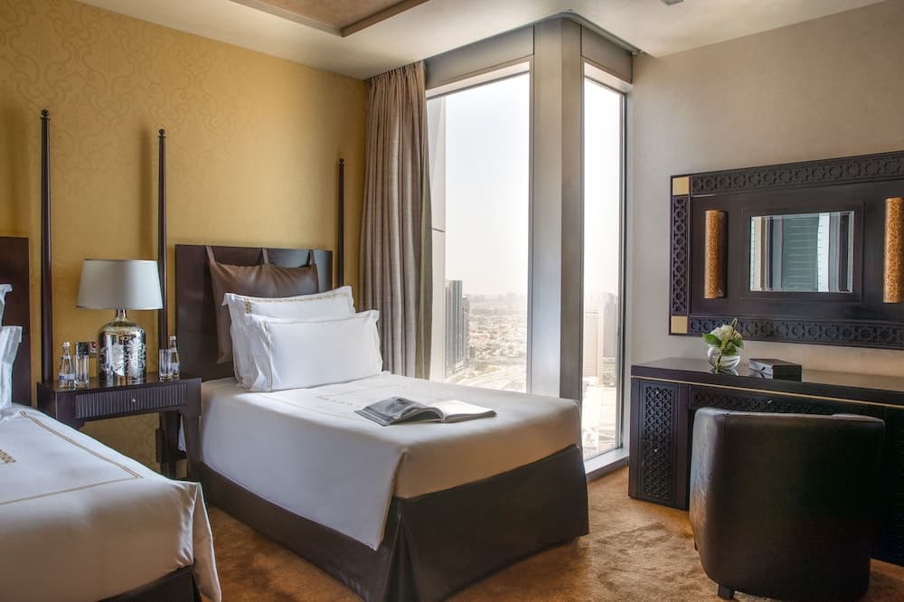 Jumeirah Emirates Towers Dubai — 10