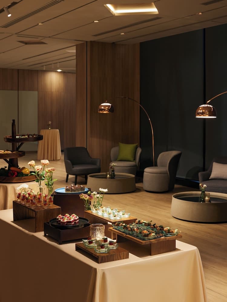 Dusitd2 Samyan Bangkok — 24