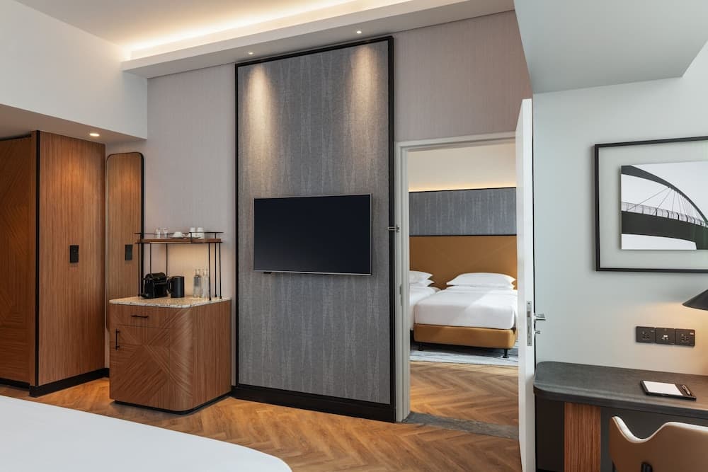 Sheraton Mall of the Emirates Hotel, Dubai — 14