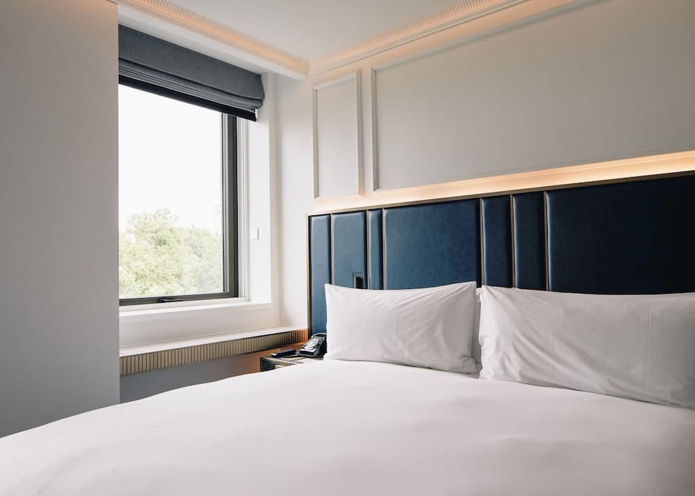 Page8, Seite Hotels — 8