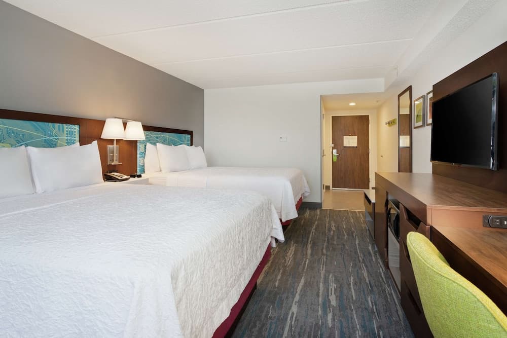 Hampton Inn & Suites Orlando Intl Dr N — 11