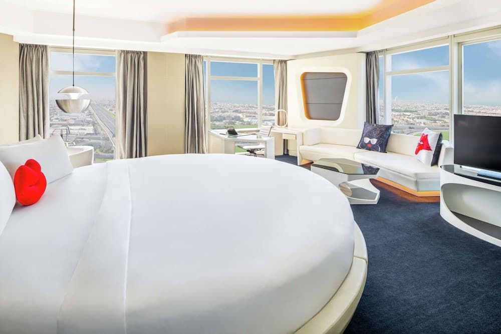 V Hotel Dubai, Curio Collection by Hilton — 4