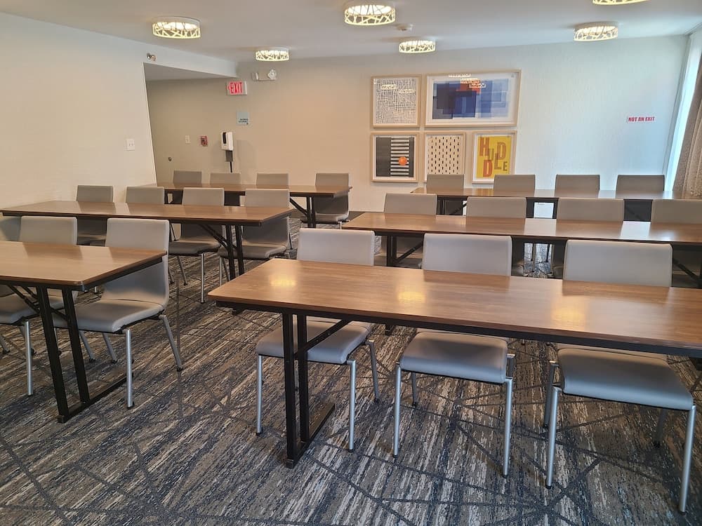 Holiday Inn Express & Suites Ft. Lauderdale N - Exec Airport by IHG — 25