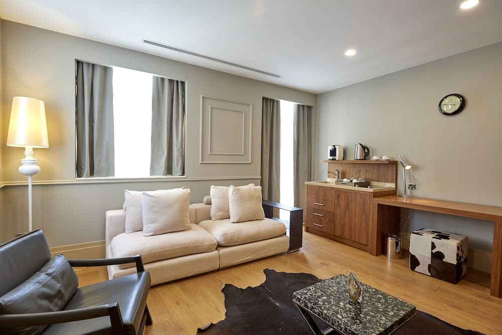 Akka Suites Taksim — 4
