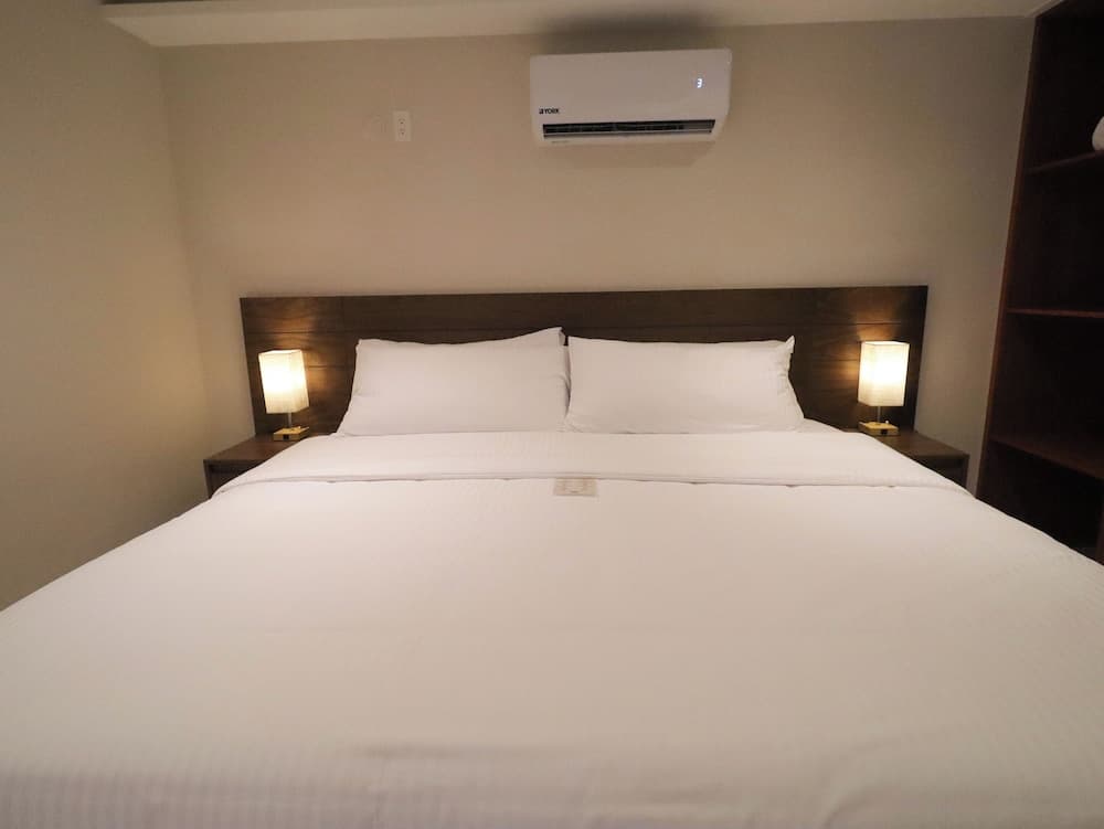 Hotel 28 — 18