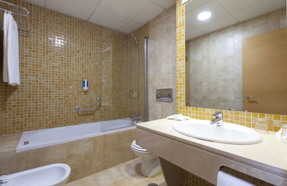 Hotel Vértice Sevilla — 16