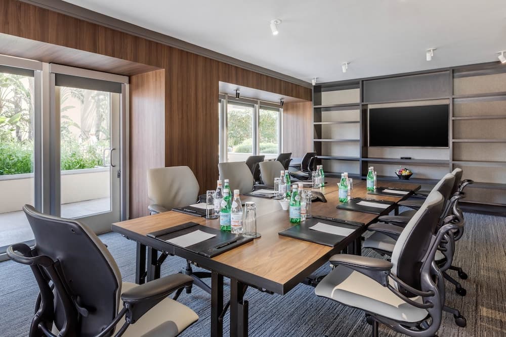 Omni Los Angeles Hotel en California Plaza — 11