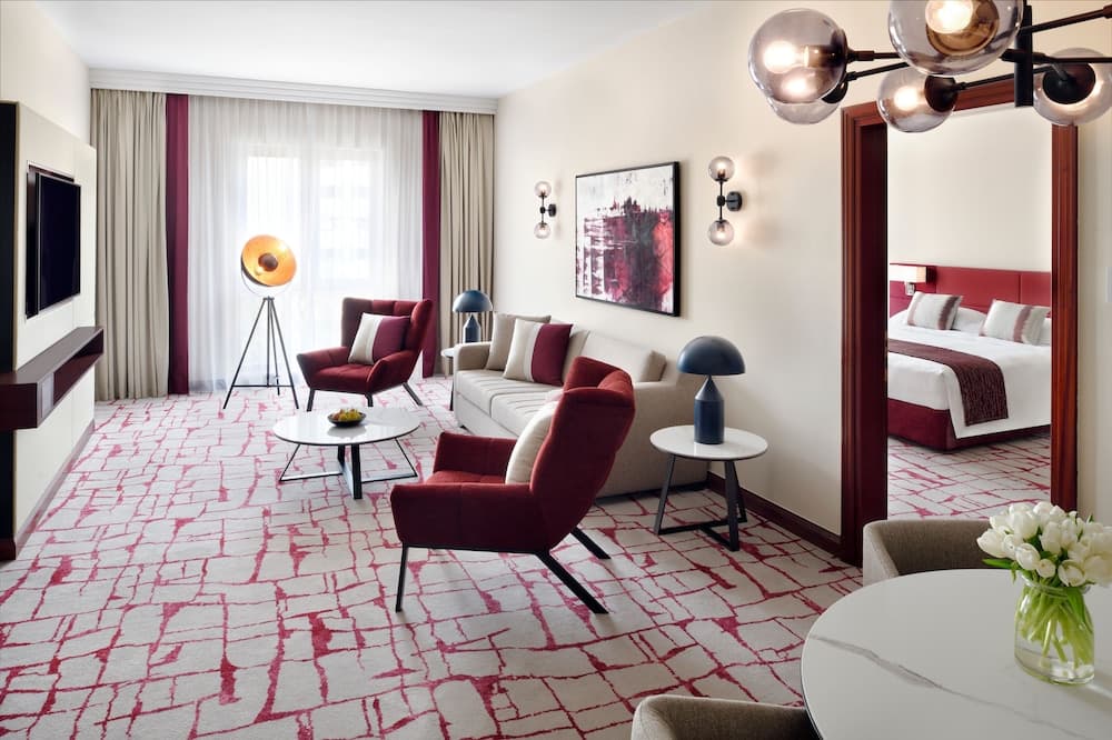 Mövenpick Hotel & Apartments Bur Dubai — 3