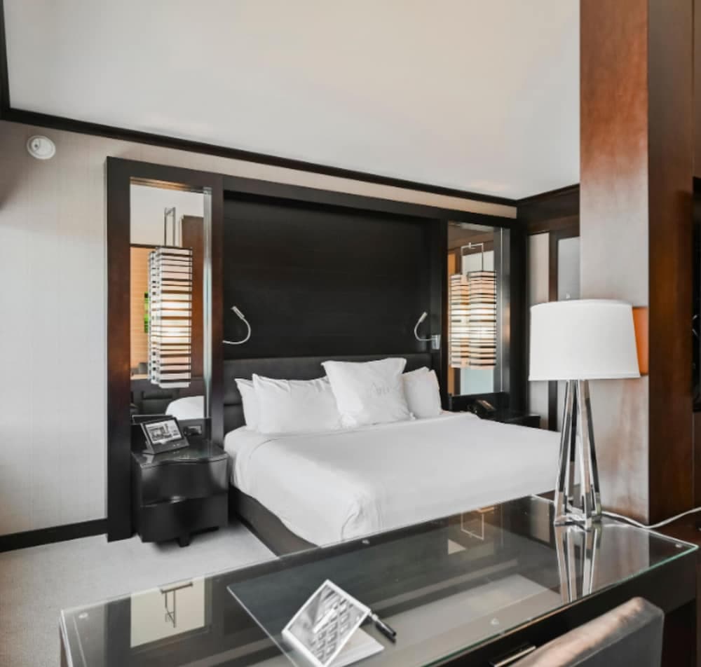 StripViewSuites im Vdara — 19