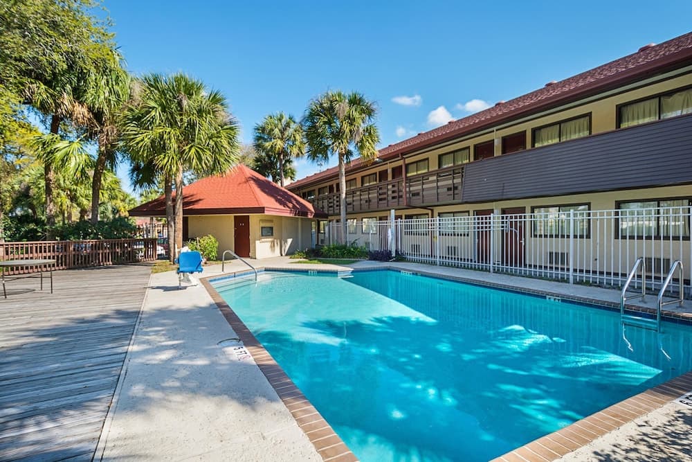 Rodeway Inn Tampa vicino a Busch Gardens - USF — 5