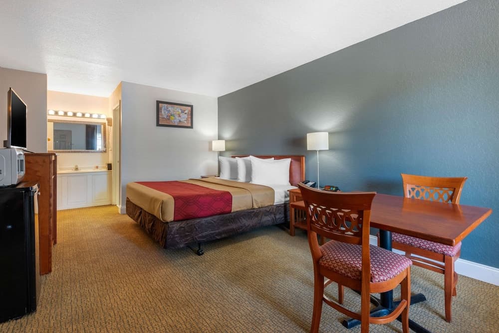 Econo Lodge Flughafen am RJ-Stadion — 14