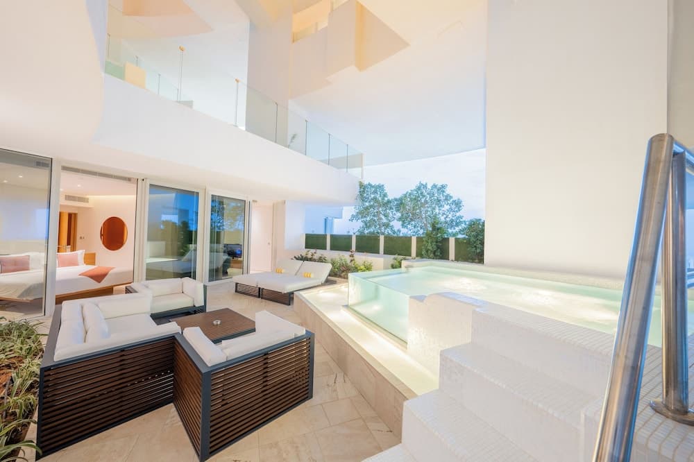 FIVE Jumeirah Village Dubai — 9