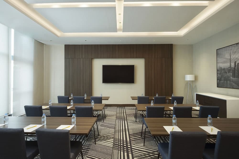 Hampton by Hilton Dubai Flughafen — 25