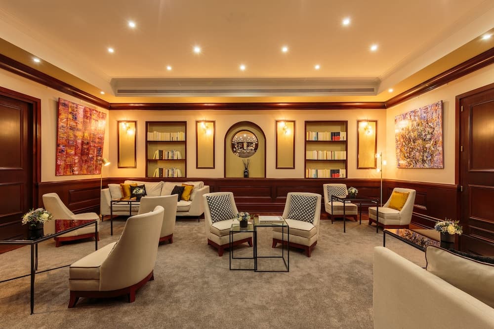 Hôtel Pont Royal — 9
