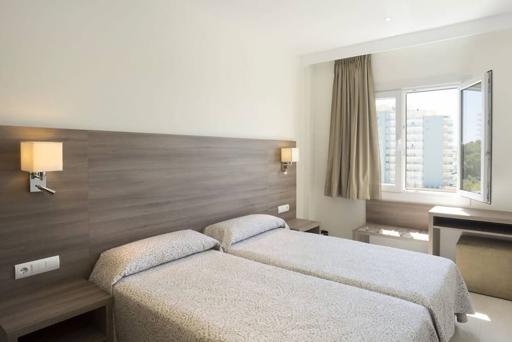 Cabot Tres Torres Apartments — 17