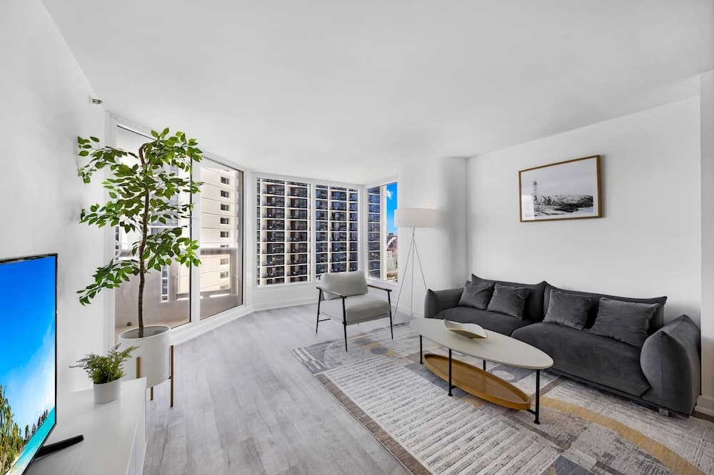 Condominio con vista a la bahía y balcón — 21