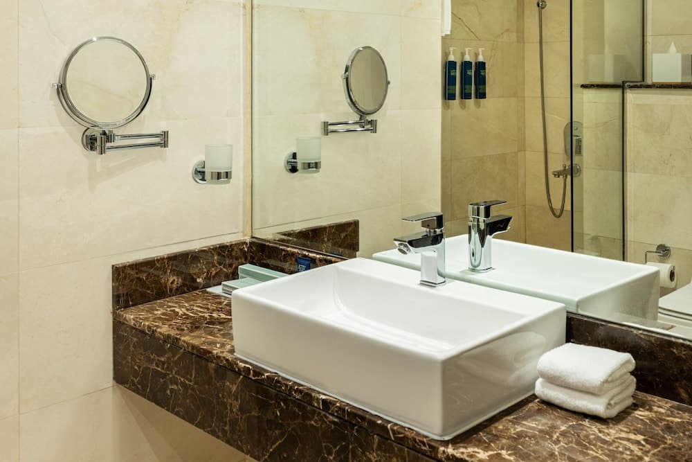Four Points by Sheraton Production City, Dubai — 5